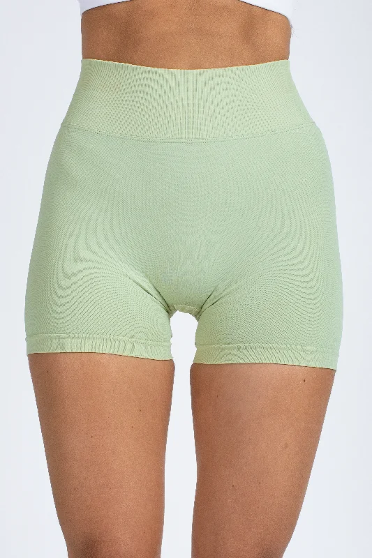 CORE SCRUNCH SHORTS - SAGE GREEN