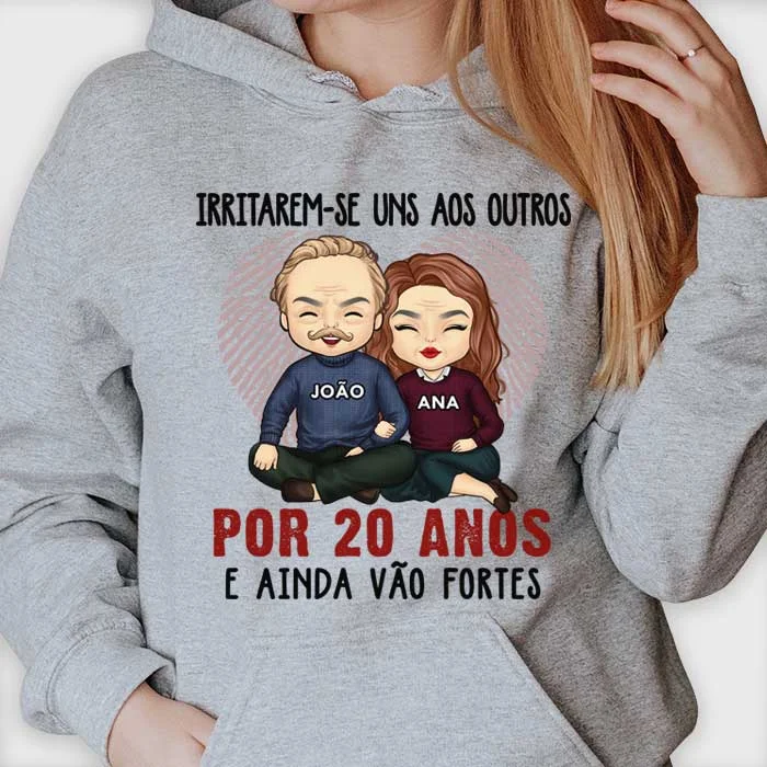 Irritarem-Se Uns Aos Outros Por Muitos Anos E Ainda Vão Fortes - Anniversary Gifts, Gift For Couples, Husband Wife - Personalized Unisex Hoodie Portuguese